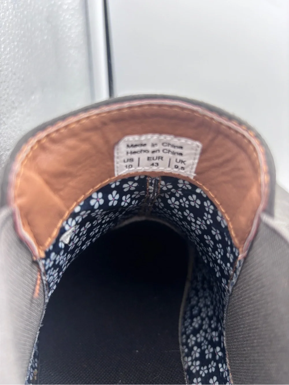 Steve Madden Men's Gray Suede Chukka Boots